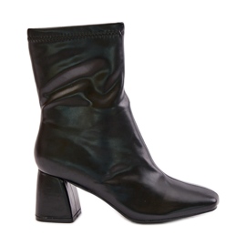 Sima női bokacsizma Eco bőrből, fekete Izariel