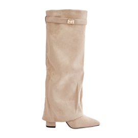 Világos bézs színű, hőszigetelt magassarkú csizma felcsavart felsőrésszel az Urellitől