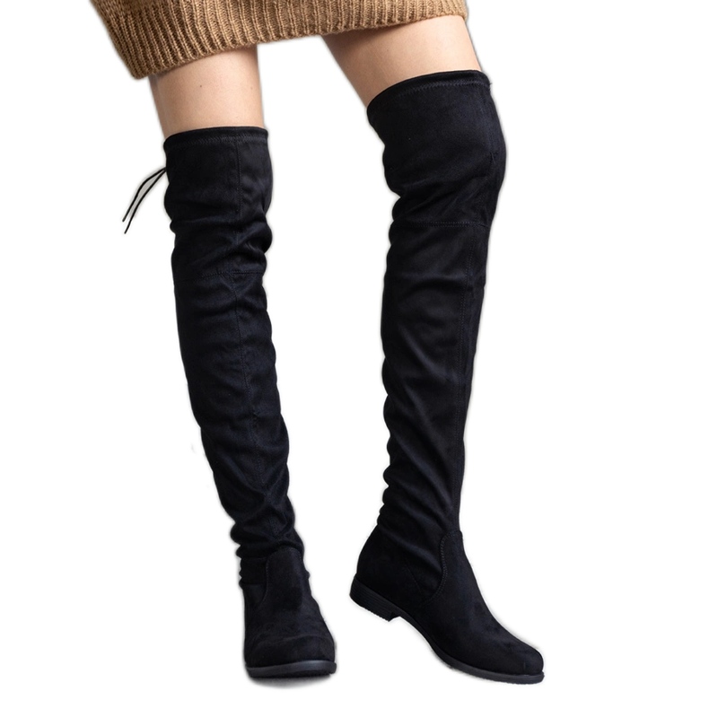 Fekete hosszú platformcsizma Hallora öko-velúrból Fekete hosszú platformcsizma Hallora öko-velúrból