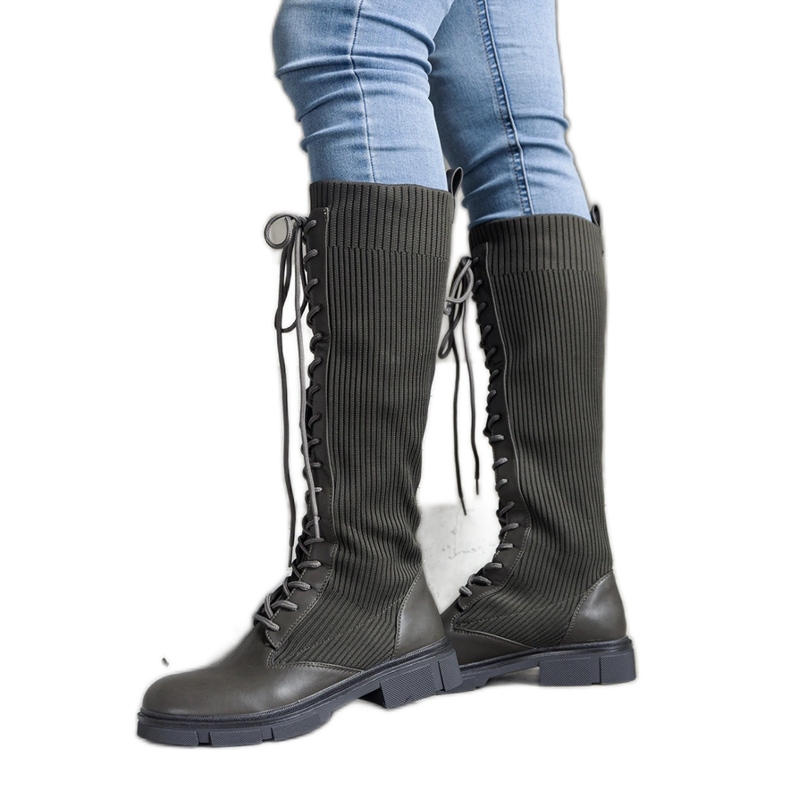 Zöld bebújós csizma elasztikus felsőrésszel a Veradi-tól