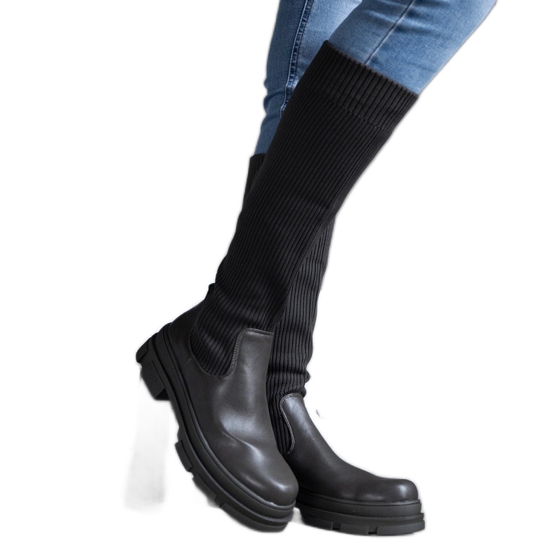 Zöld bebújós csizma rugalmas felsőrésszel, masszív Elthea talpon