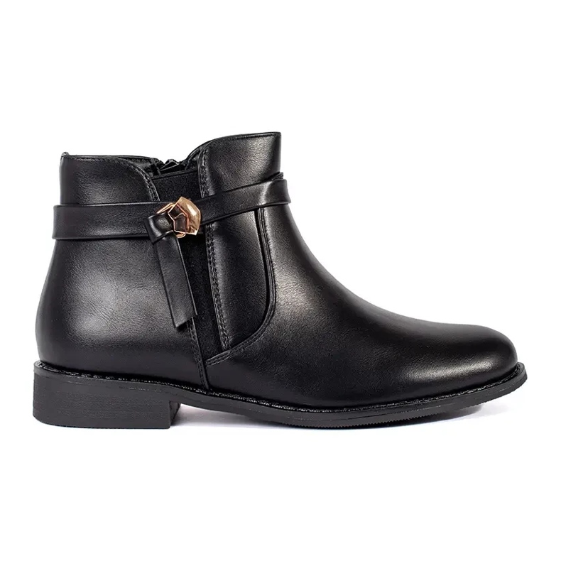 Fekete női bokacsizma pánttal, alacsony sarokkal