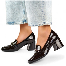 Női bőr magassarkú cipő díszítéssel, fekete 24-58242B