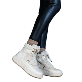 Világos bézs bokacsizma vastagabb talppal, Rosemarie