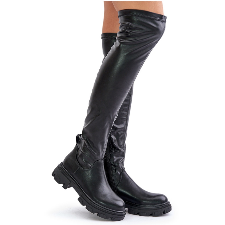 Térdig érő lapos csizma Pemeriana lánccal fekete