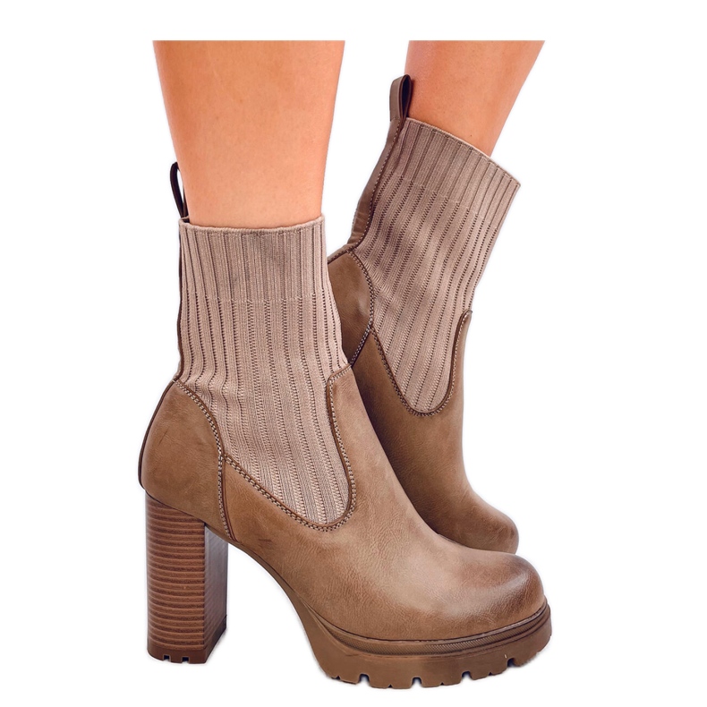 Khaki színű sarkú bokacsizma barna