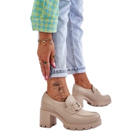 Cipő Modell 20097 Bézs Lakk