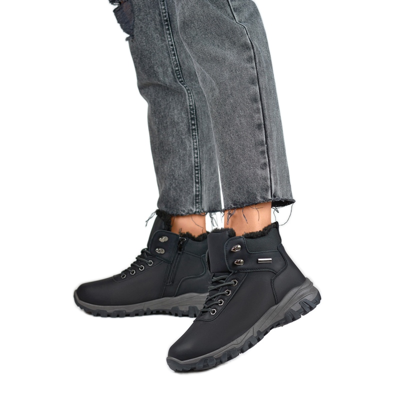 Trekking cipő 3906-1B fekete