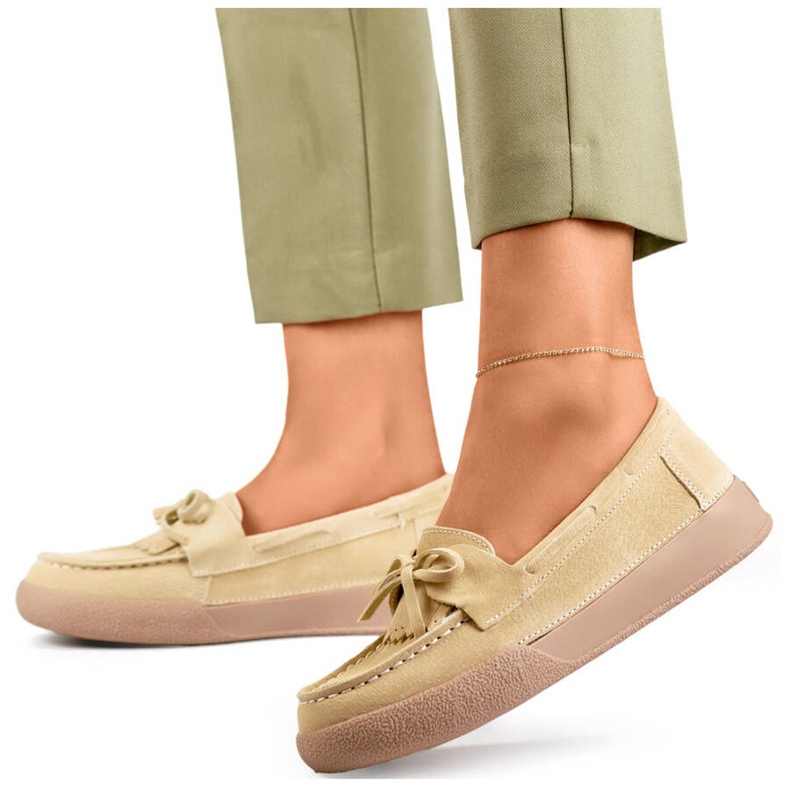 Női bőr mokaszin masnival, bézs Goodin GD-SW4005BE