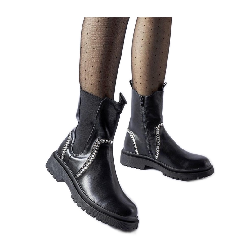 Fekete, cirkóniákkal díszített bokacsizma Anastasio - Solea