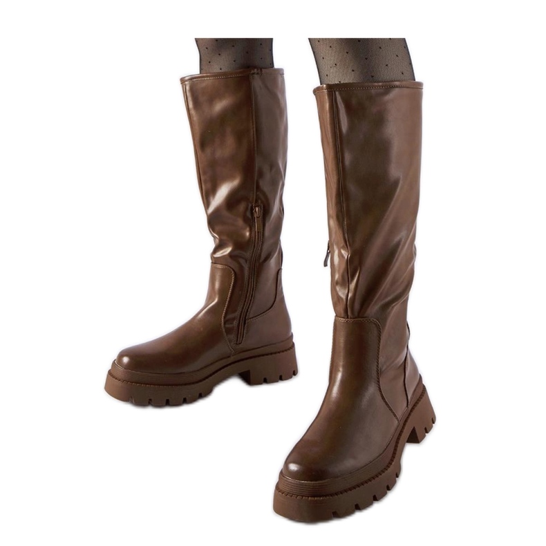 Barna lapos klasszikus csizma Christientől - Solea