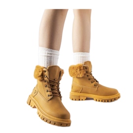 Barna csizma dekoratív szőrmével az Albert - Solea cégtől