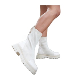 Albertina - Solea bézs lakkozott zoknis bokacsizma