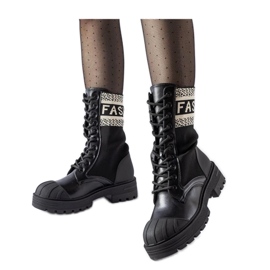 Fekete zoknis csizma fehér Daria - Solea felirattal