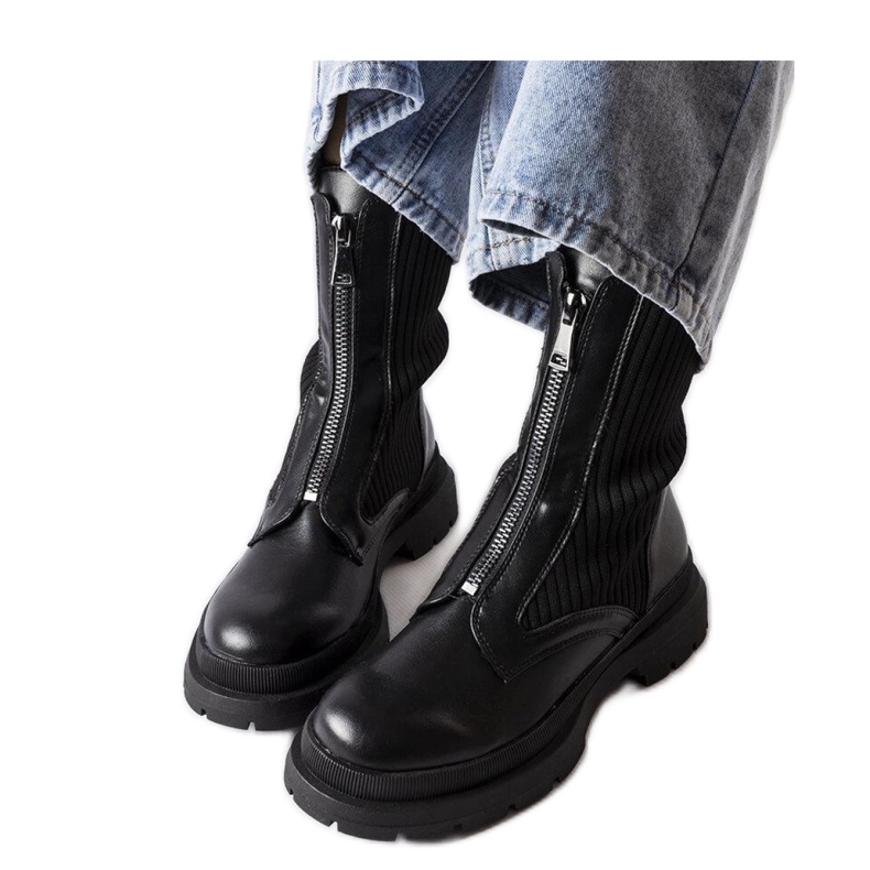 Fekete zoknis bokacsizma a Napolitanitól - Solea