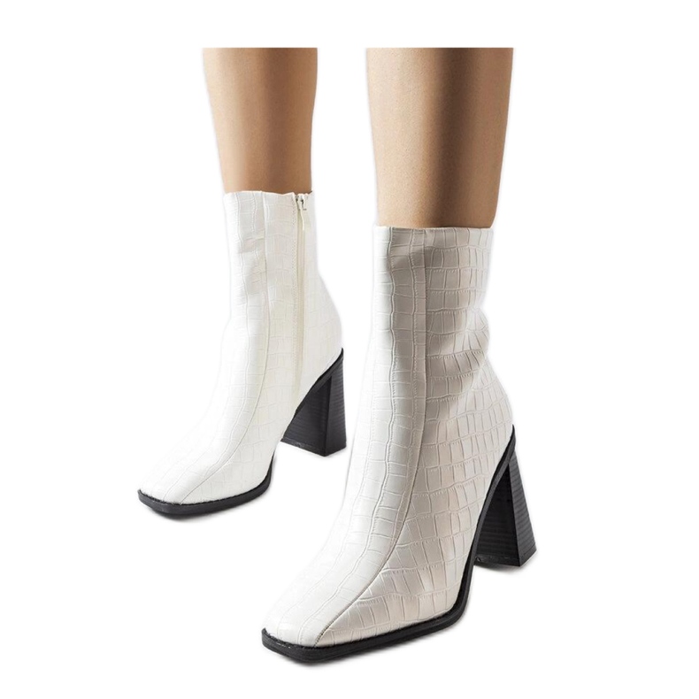 Fehér bokacsizma krokodilbőr műbőrrel Belluci - Solea