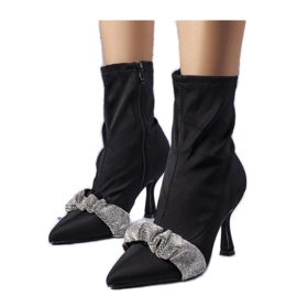 Fekete, cirkóniával díszített bokacsizma
