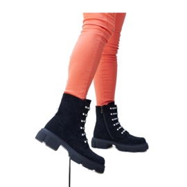 Fekete szigetelt, öko-velúr bokacsizma strasszokkal