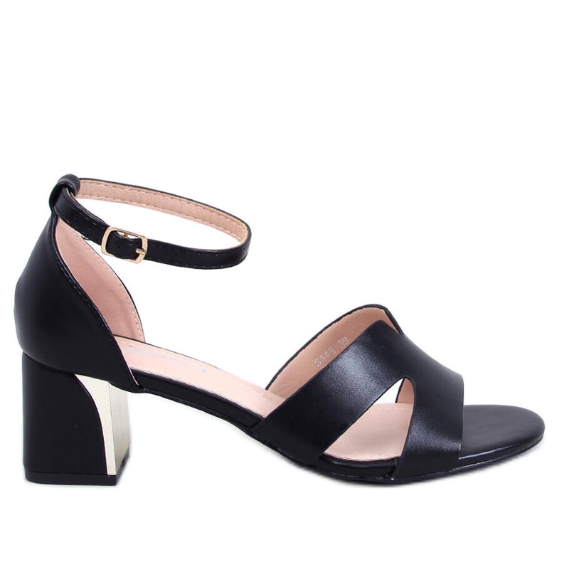 Fekete sarkú szandál