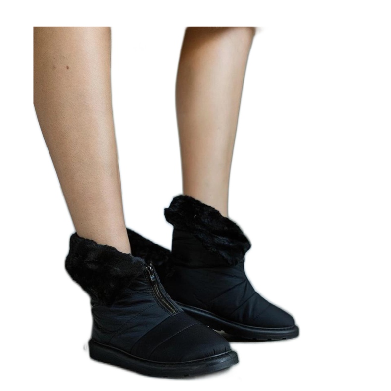 Fekete hőszigetelt hócsizma gallérral Fekete hőszigetelt hócsizma gallérral