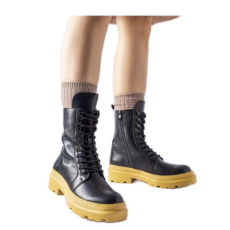 Fekete tornacipő sárga talppal Quennie - Solea