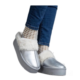 Szőrmével díszített ezüst platformpapucs, saroknál gumiszalaggal, Asza - Solea szürke