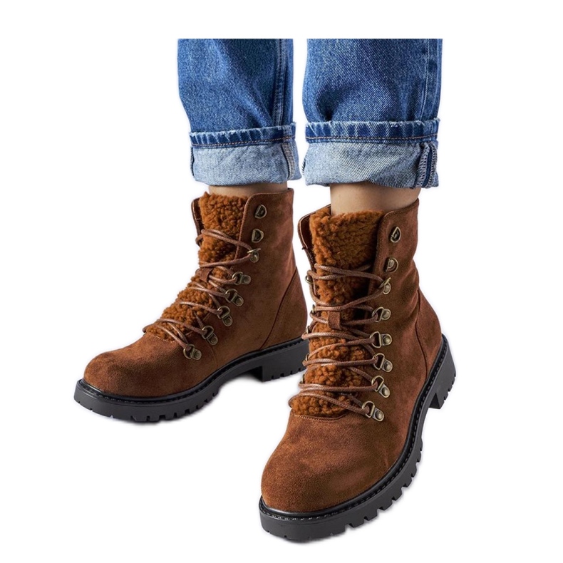 Barna bokacsizma öko-velúrból