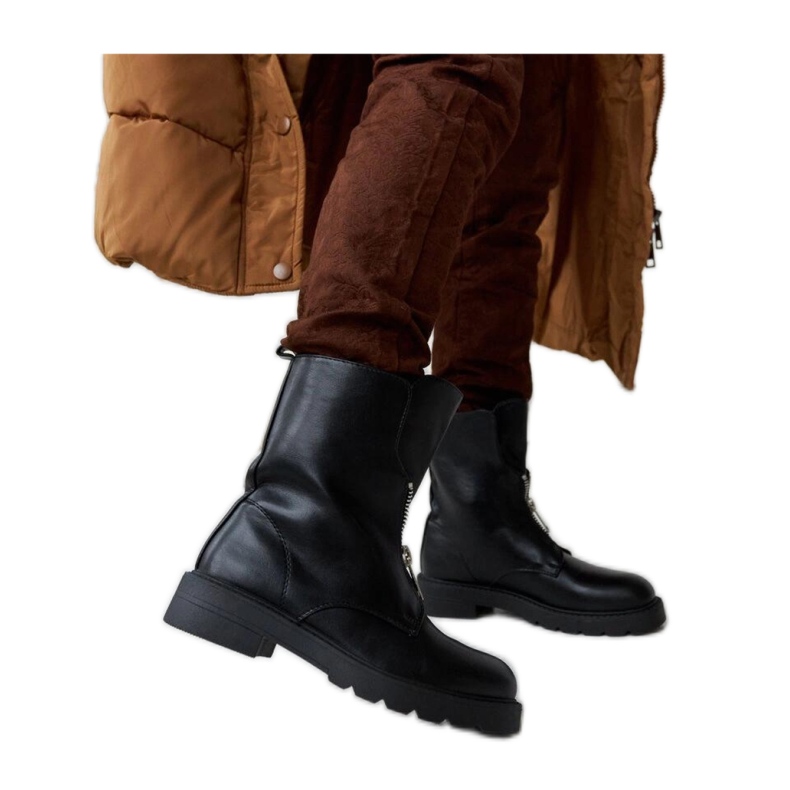 Fekete szigetelt bokacsizma cipzárral