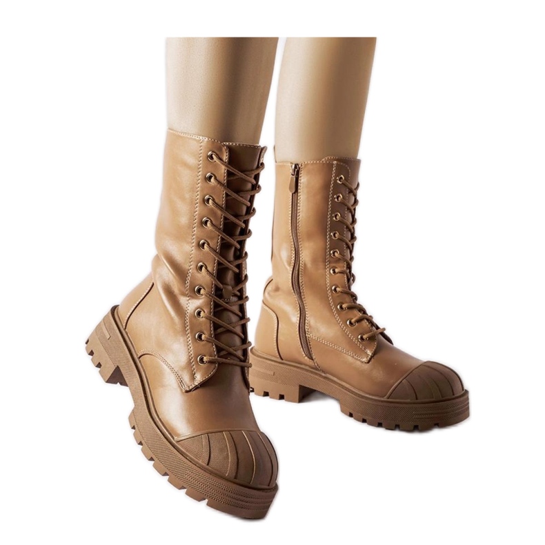 Barna, szigetelt női munkások