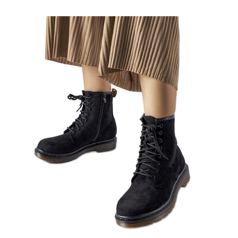 Fekete öko-velúr munkások