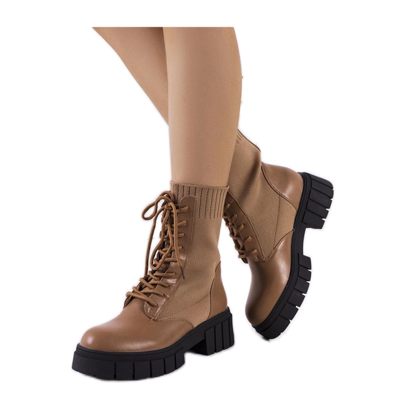 Barna bokacsizma rugalmas felsőrésszel