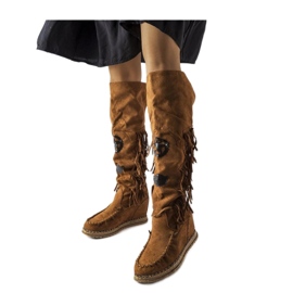 Barna ékes csizma rojtokkal