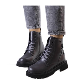 Szürke, szigetelt túracipő