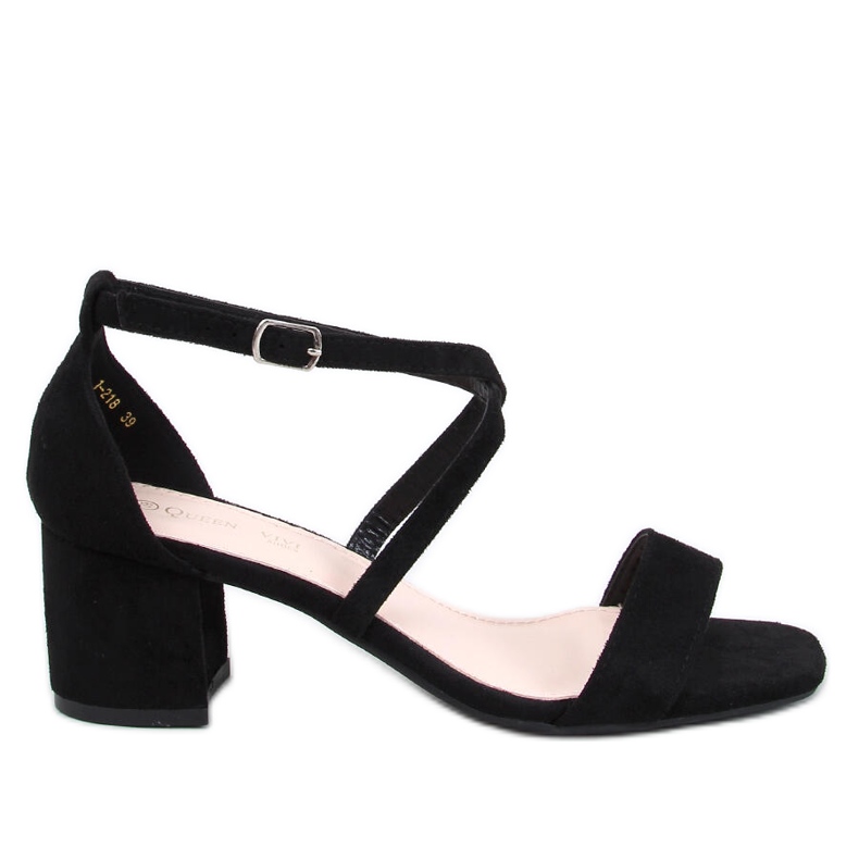 Fekete alacsony sarkú szandál