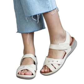 Bézs színű platformszandál