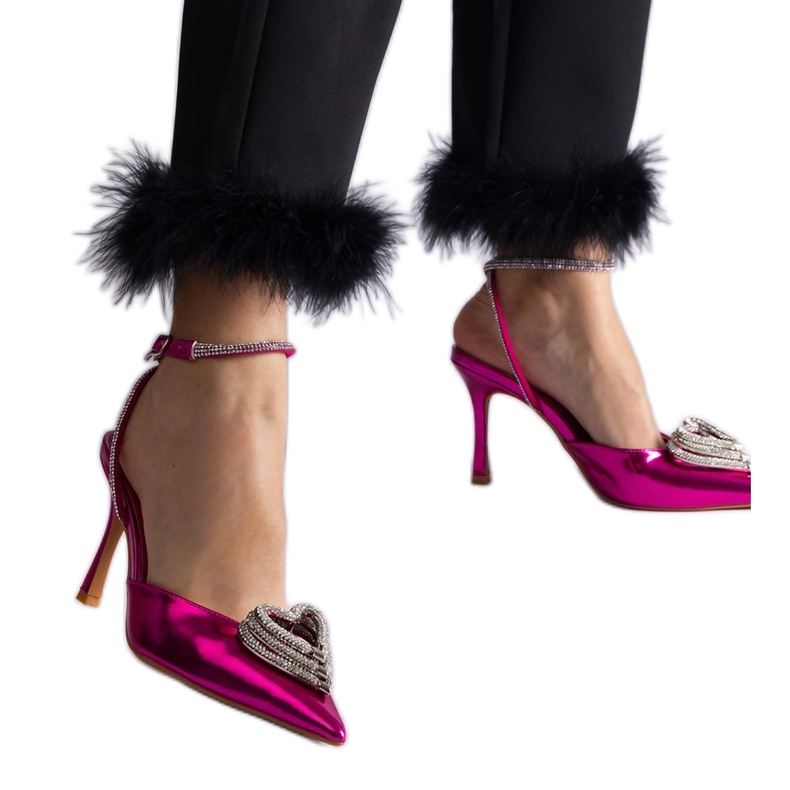 Rózsaszín magassarkú, nyitott sarokkal, cirkóniákkal díszítve