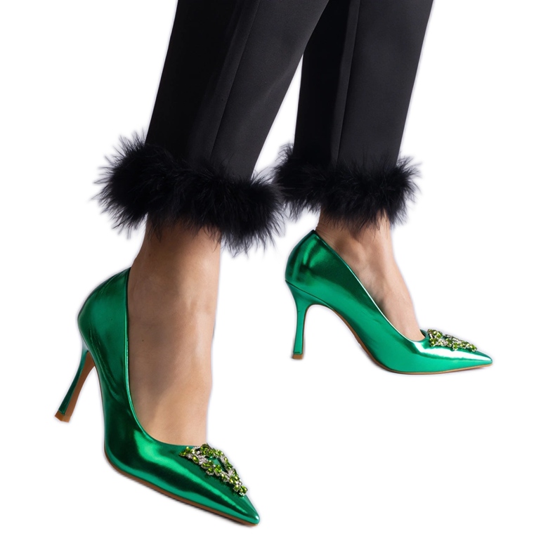 Zöld lakkozott tűsarkú, cirkóniákkal díszítve