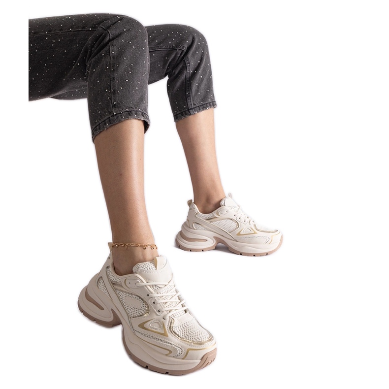 Bézs színű tornacipő masszív talppal