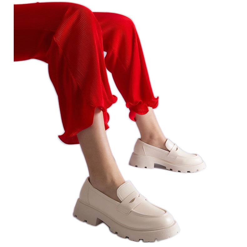 Öko bőrből készült bézs színű női mokaszinok