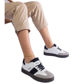 Fehér platform tornacipő varrással Fehér platform tornacipő varrással