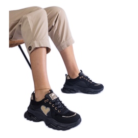 Fekete platform tornacipő fekete szívvel