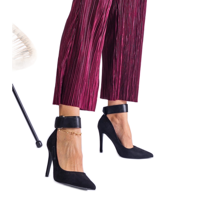 Fekete szivattyúk a velúr öko -sarok sarkon