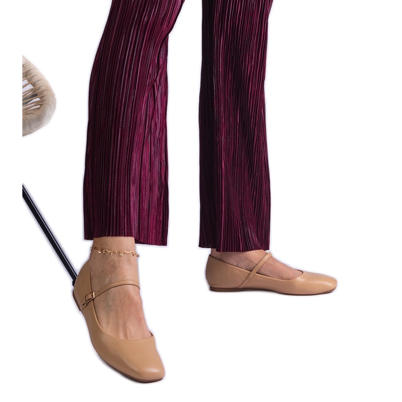 Bézs színű balettlakások eco-bőr csatokkal