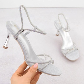 Szandál potocki cirkonokkal a LE20326 WOL282B -ben Szandál potocki cirkonokkal a LE20326 WOL282B -ben