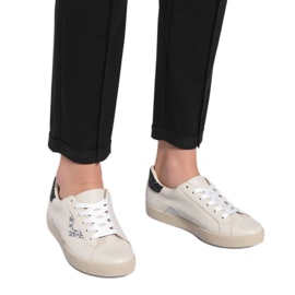 Női cipők brokát ezüst betétek fehér