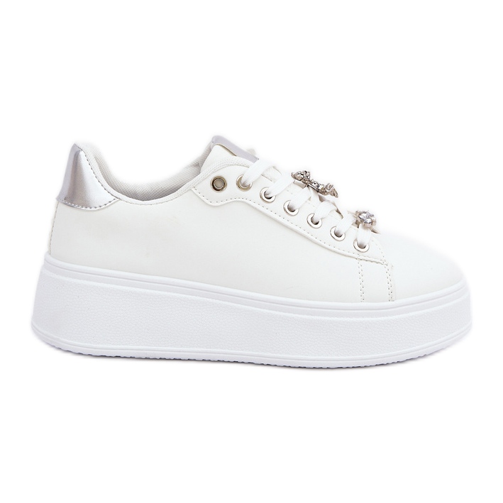 Eco bőr cipők fehér és ezüst csapokkal