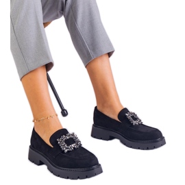 Az Ekozamsz fekete női cipője elegáns dekorációval Az Ekozamsz fekete női cipője elegáns dekorációval