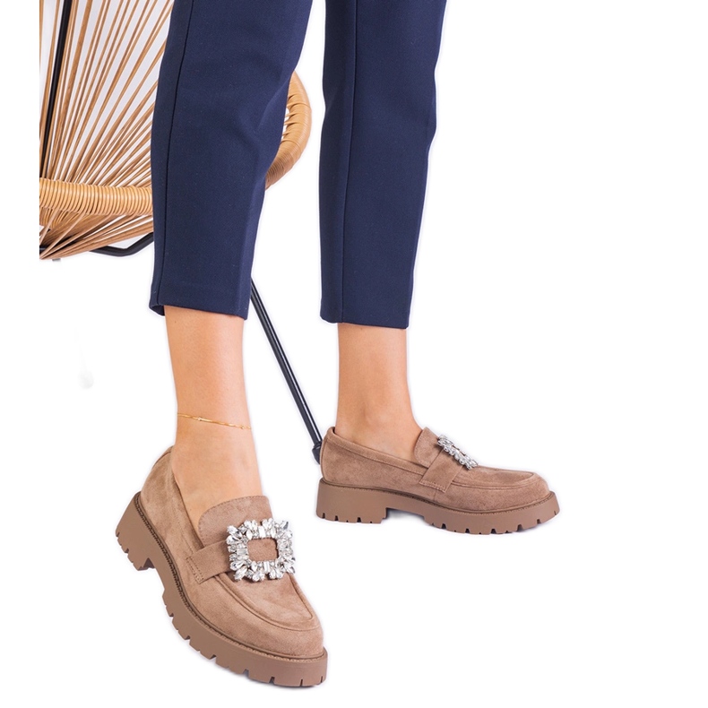 Bézs női cipők Ekozamszból, elegáns dekorációval