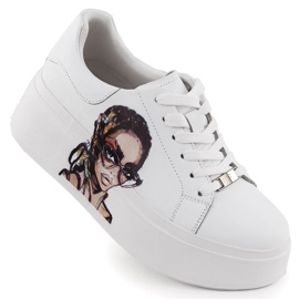 Női bőrcipő a White Filippo 6207 platformon fehér Női bőrcipő a White Filippo 6207 platformon fehér