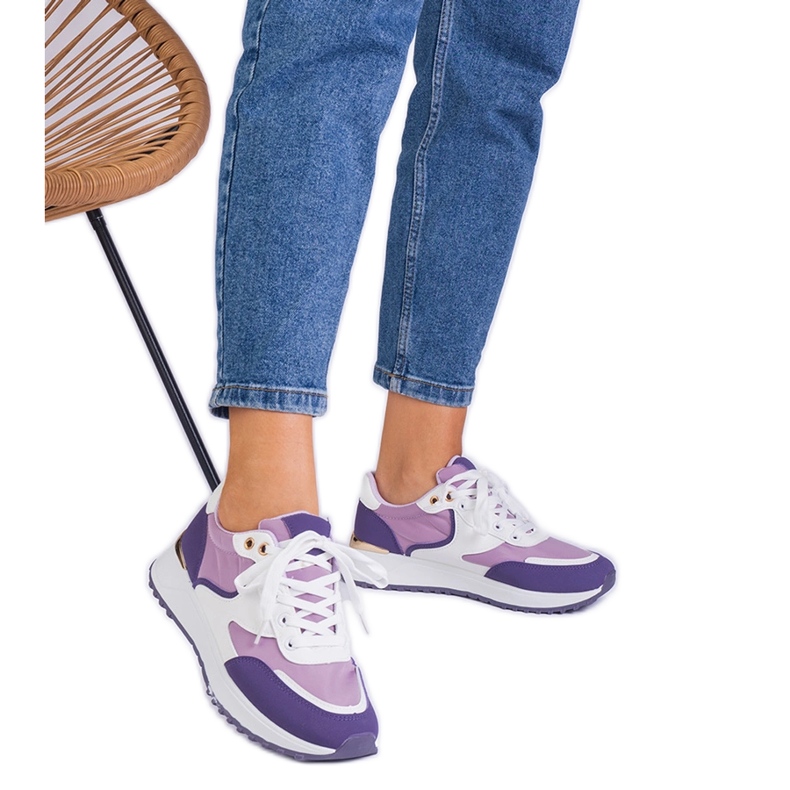 Lila női cipők arany beillesztéssel ibolya